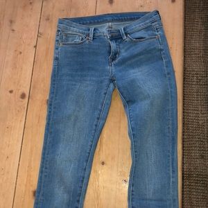 Skinny light blue jeans